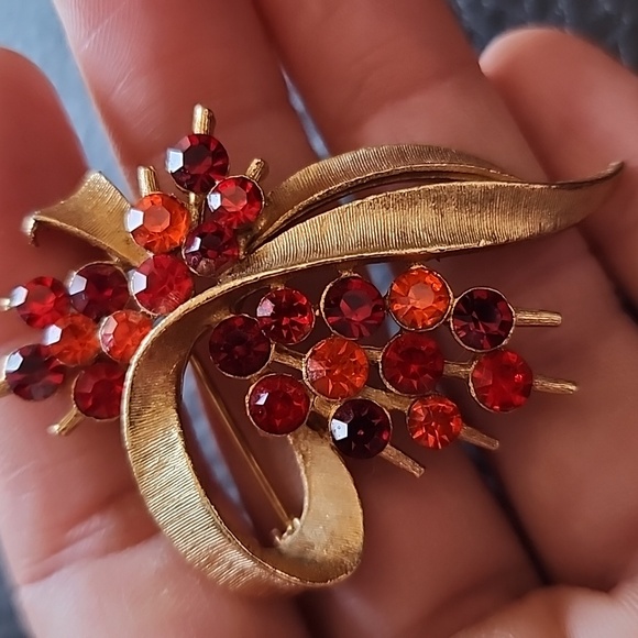 VTG Gold and Red Floral Brooch - Picture 5 of 8